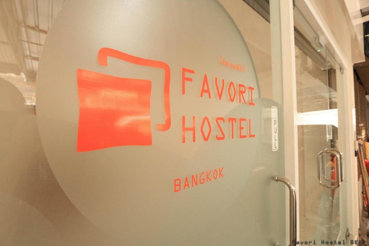 Favori Hostel Bangkok Surawong Exterior foto